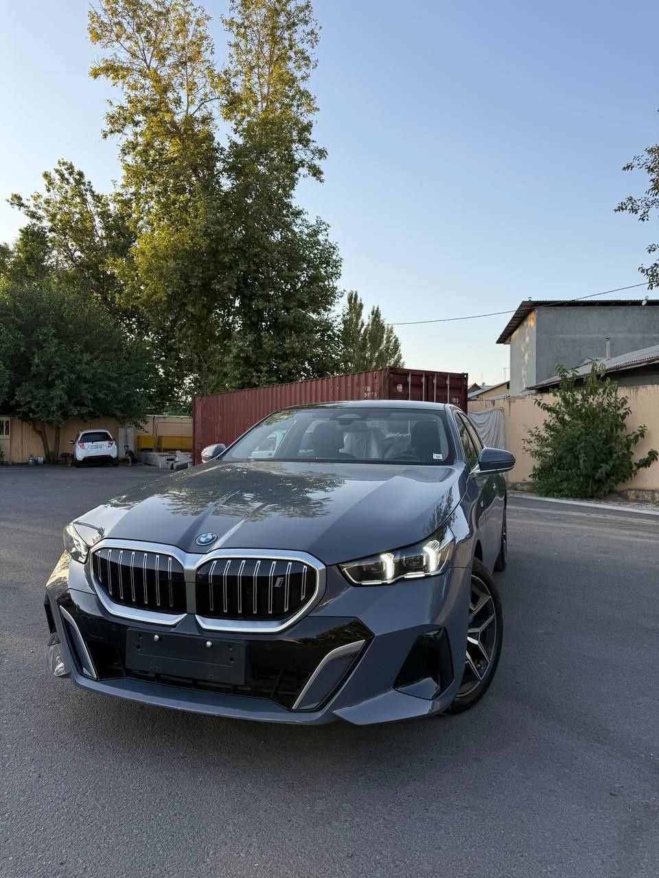 Нотариус BMW i5 35L 2024 йил
