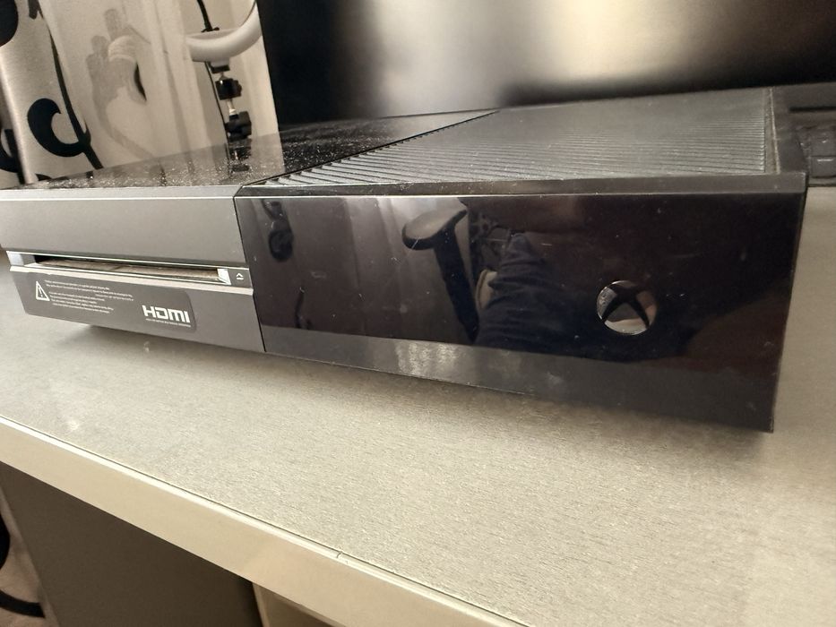 xbox one 512 Gb + 2 controlere