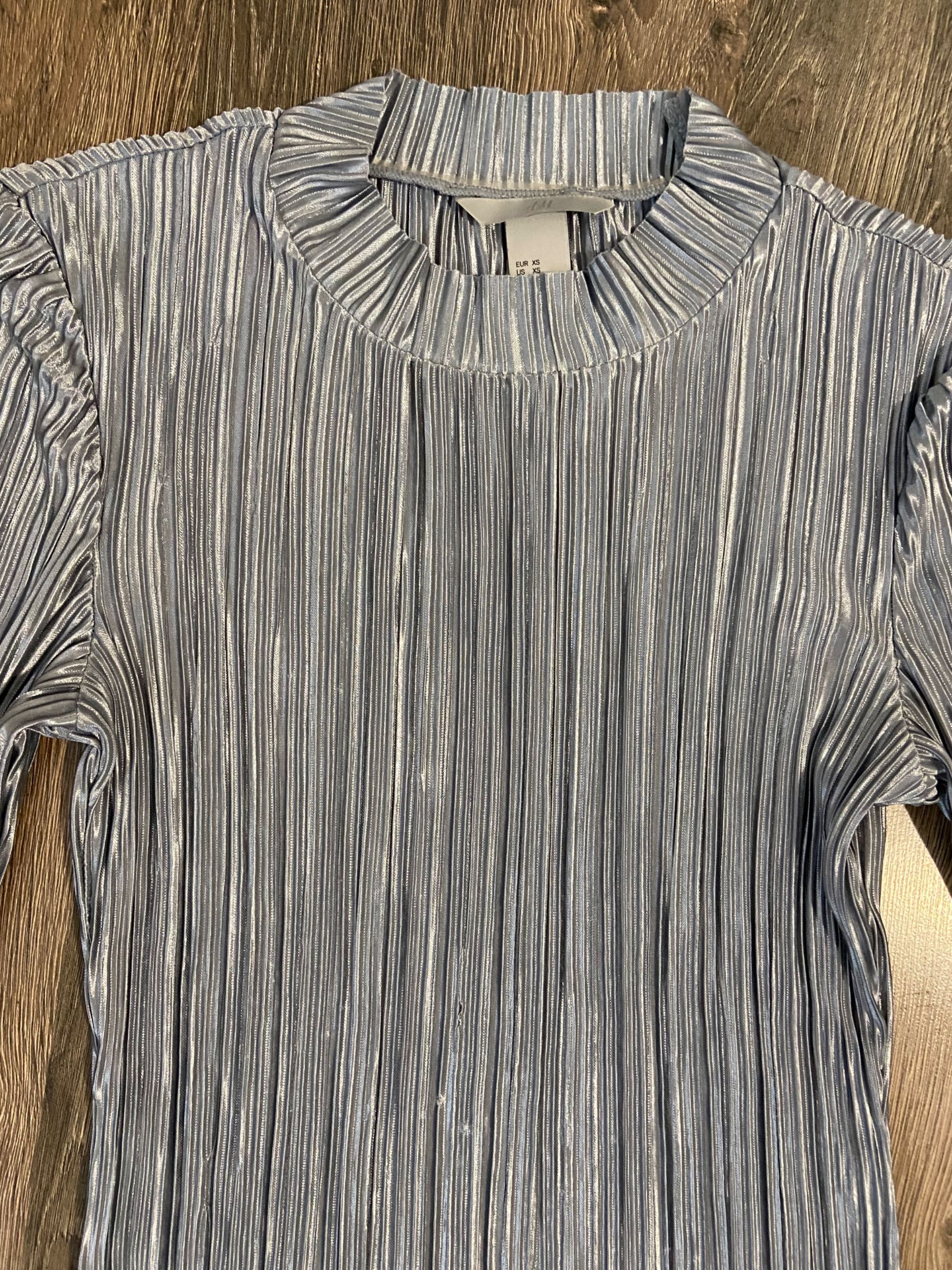 Bluza dama H&M argintie cu striatii