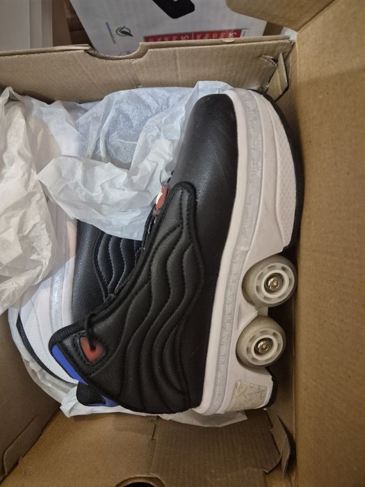 Adidasi  negri cu role