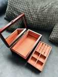 Vand cutie de bijuterii vintage