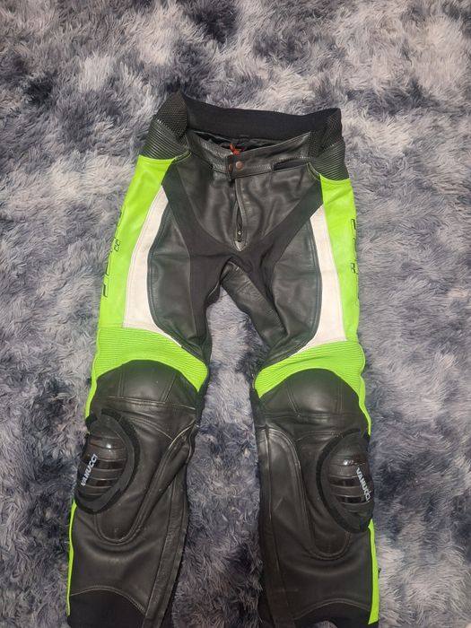 Vând costum moto 2 piese BUSE