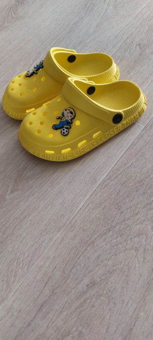 Продам кроксы состояние идеальное, размер 28