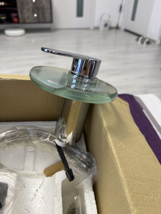 Baterie lavoar baie din sticla cu iluminare led