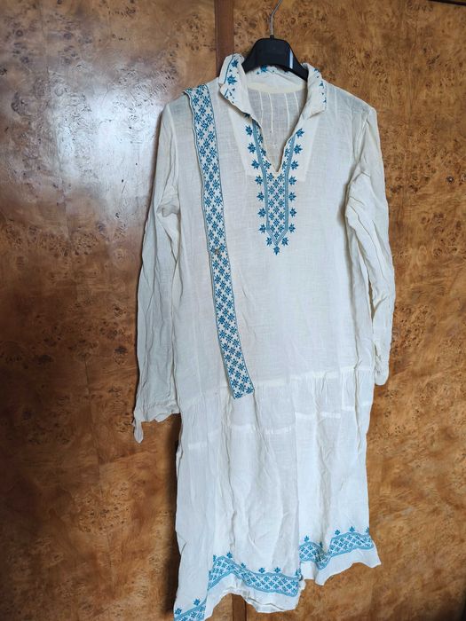 Продавам дамска риза народен стил с бродерия