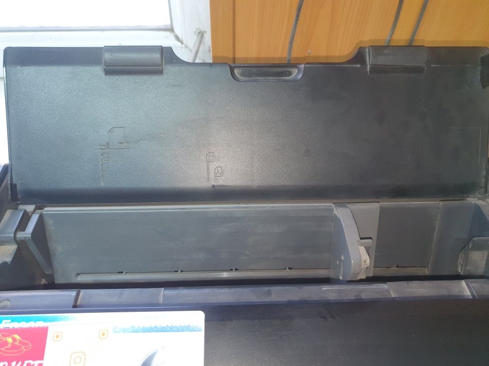 Epson l 1800  хорошом сост.без вложении