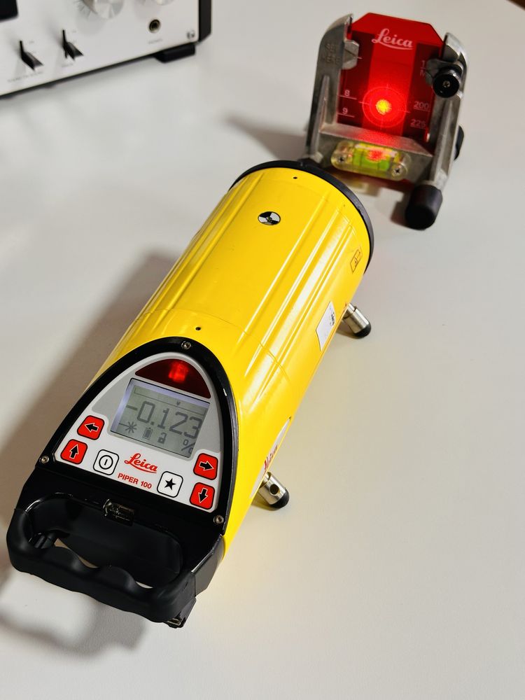 Laser roșu conducte/țevi LEICA Piper100,kit complet,telecomandă,ca NOU