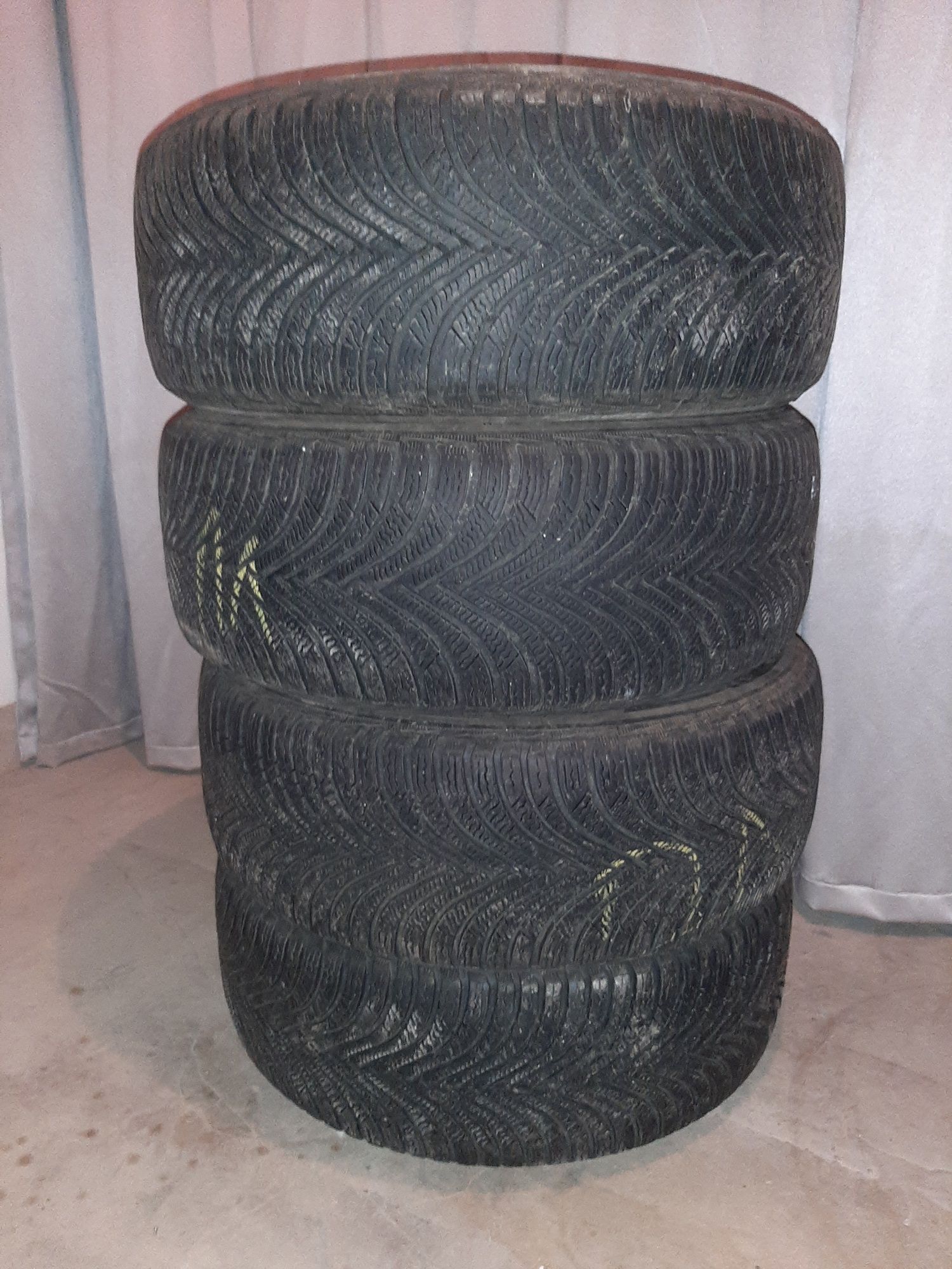 215/55/16 Michelin зимни