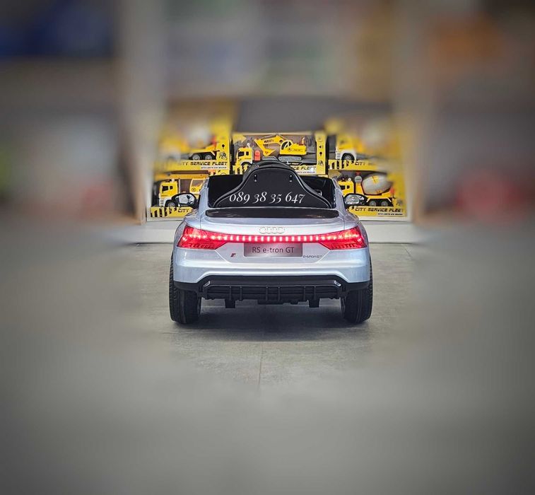 НОВО!Акумулаторна кола AUDI RS E-TRON GT с 12V,МЕКИ ГУМИ,металик,USB
