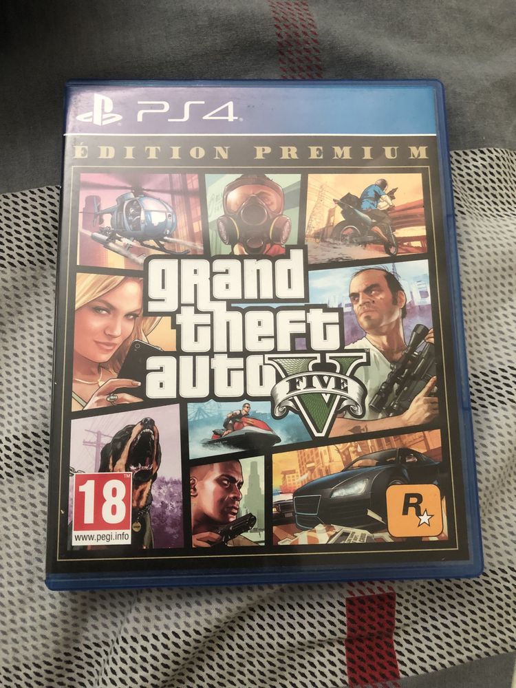 Игри за PS4, конзола и джойстици