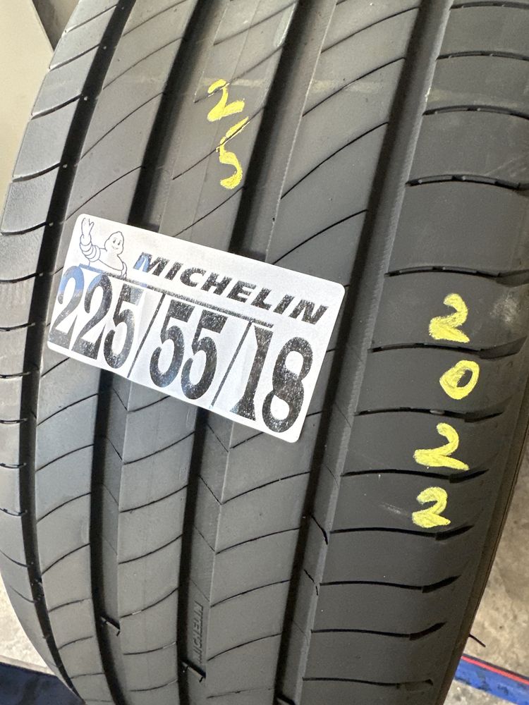 225/55/18 Michelin