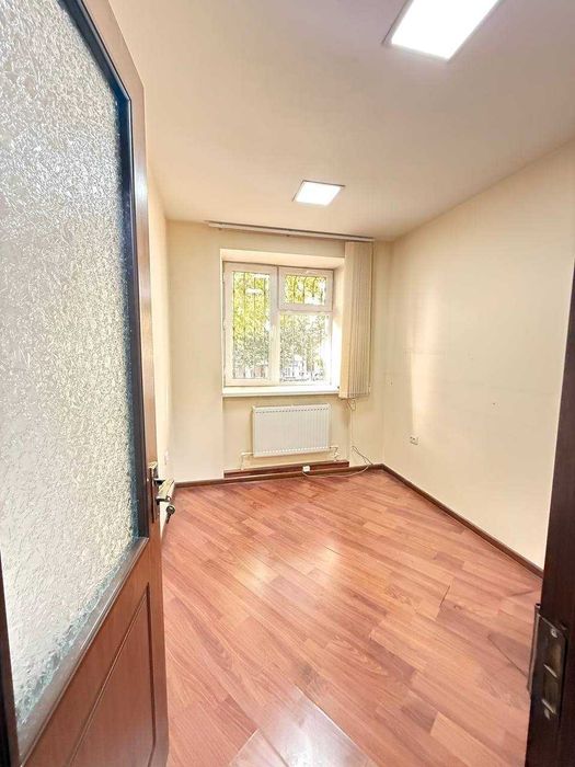 Муқимий. 4\2\4. Кирпич. Метро Новза. 100м2. Идет ремонт. TL