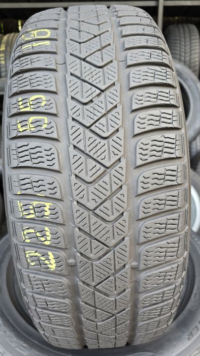 4 anvelope iarnă Pirelli 225/55/18 dot 2023