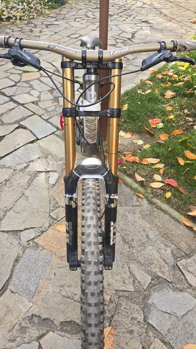 Велосипед Commencal Supreme DH V4 2021 Downhill