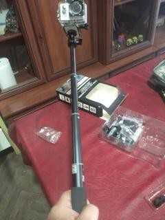 Action camera stil go pro + selfie stick .