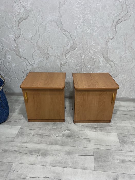Продам две тумбочки