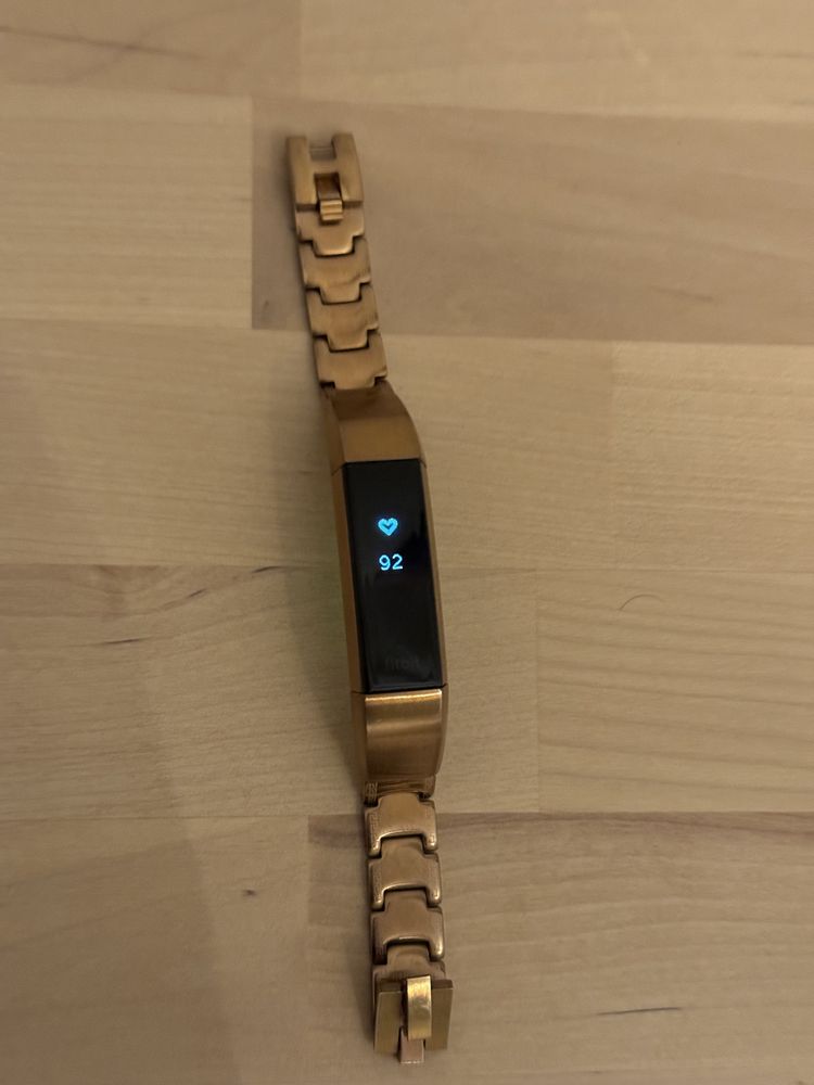 Bratara Fitbit Alfa HR gold