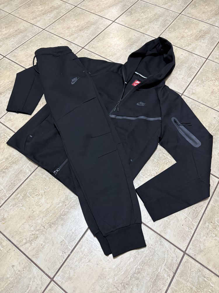 Trening Tech Fleece Nike marimea S,M, L, XL, XXL