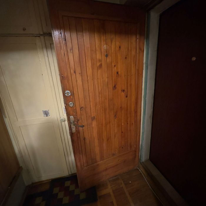 Срочно продаются двери