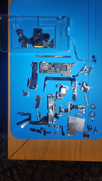 Iphone 13 pro на части
