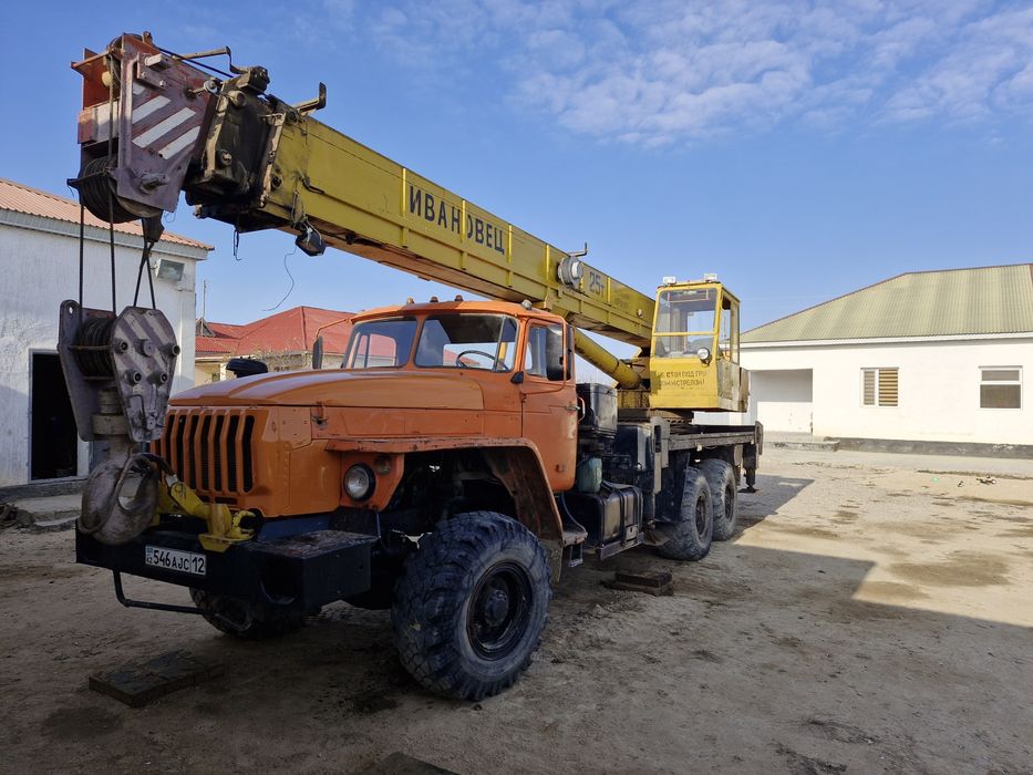 Автокран Урал Ивановец