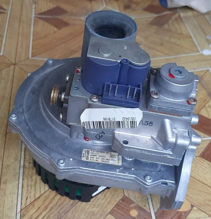 Vând piese centrala termică Saunier Duval  și Instant apă Vaillant