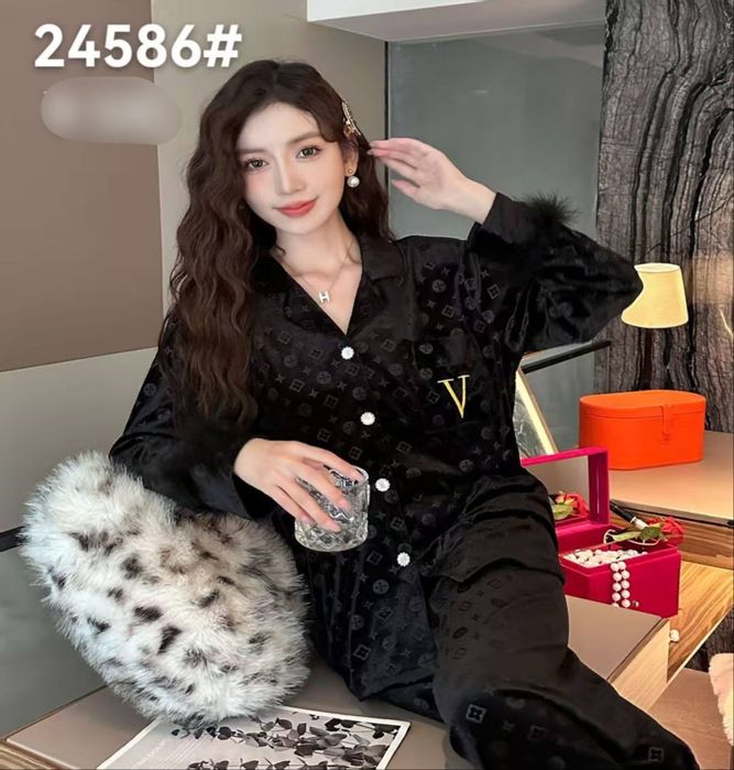 Vilur pijama juda chiroyli