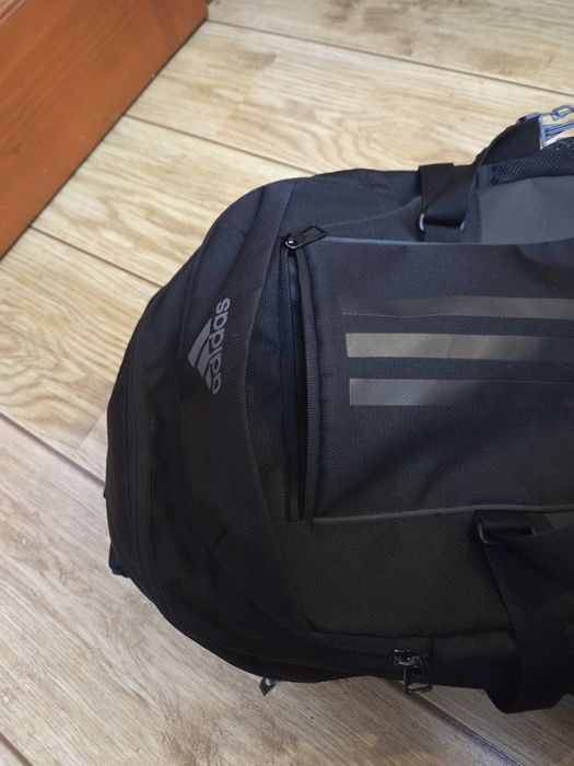 Ghiozdan Adidas ca nou