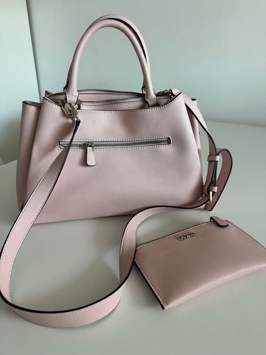 Дамска чанта Guess