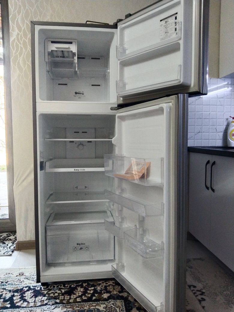 Продается холодильник Samsung