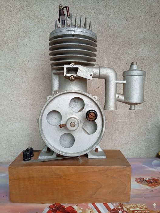 Учебени Макети Модели на Двигател в Разрез 2 броя