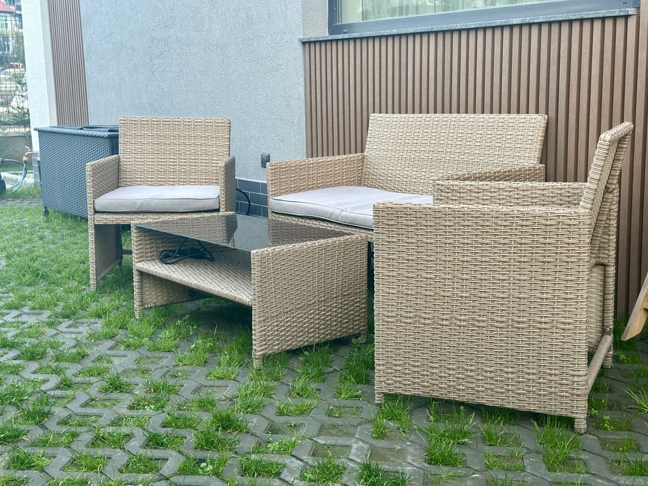 Сет градинска мебел с маса от ратан за 4 души