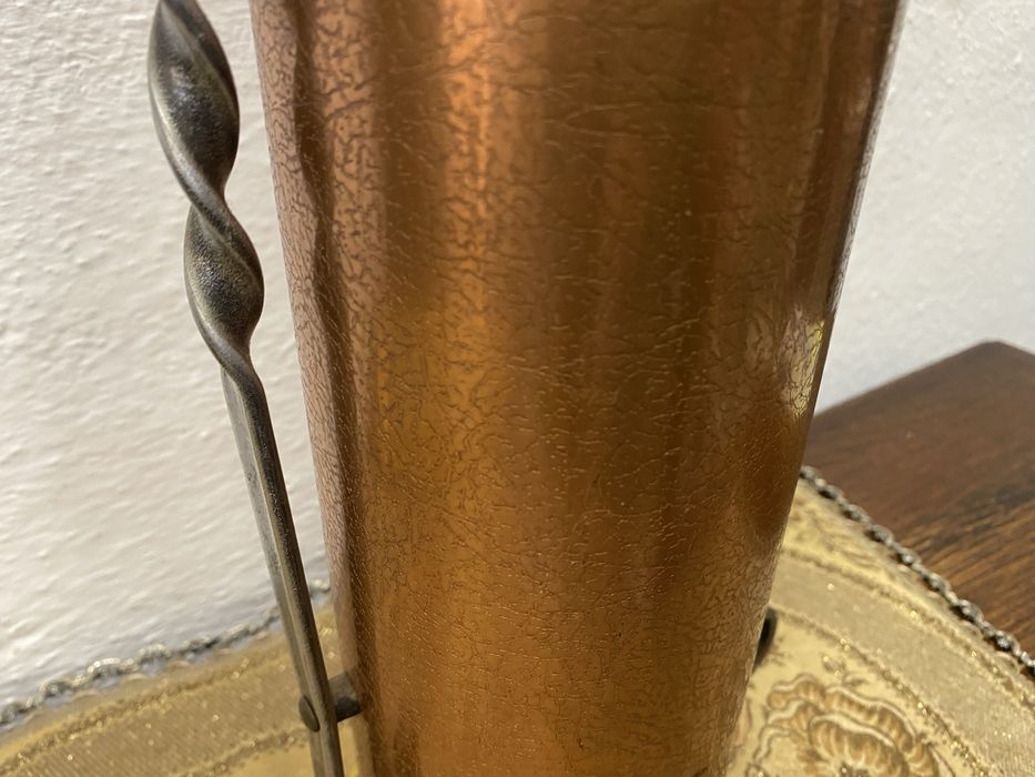 Настолен пепелник от мед  с дръжка от ковано желязо