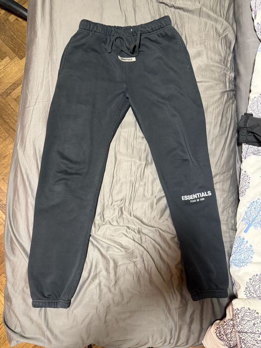 Pantaloni Essentials negrii