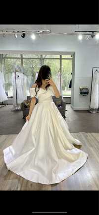 Свадебное платье сросно продаю , хороший торг