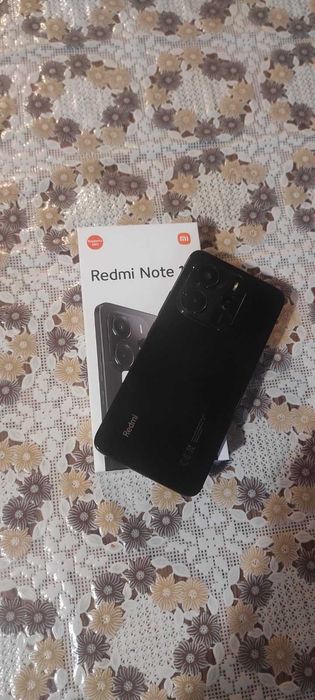 Продавам Redmi Note 14