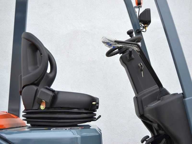 Motostivuitor diesel HELI 2,5 to, Nu Linde Doosan UN