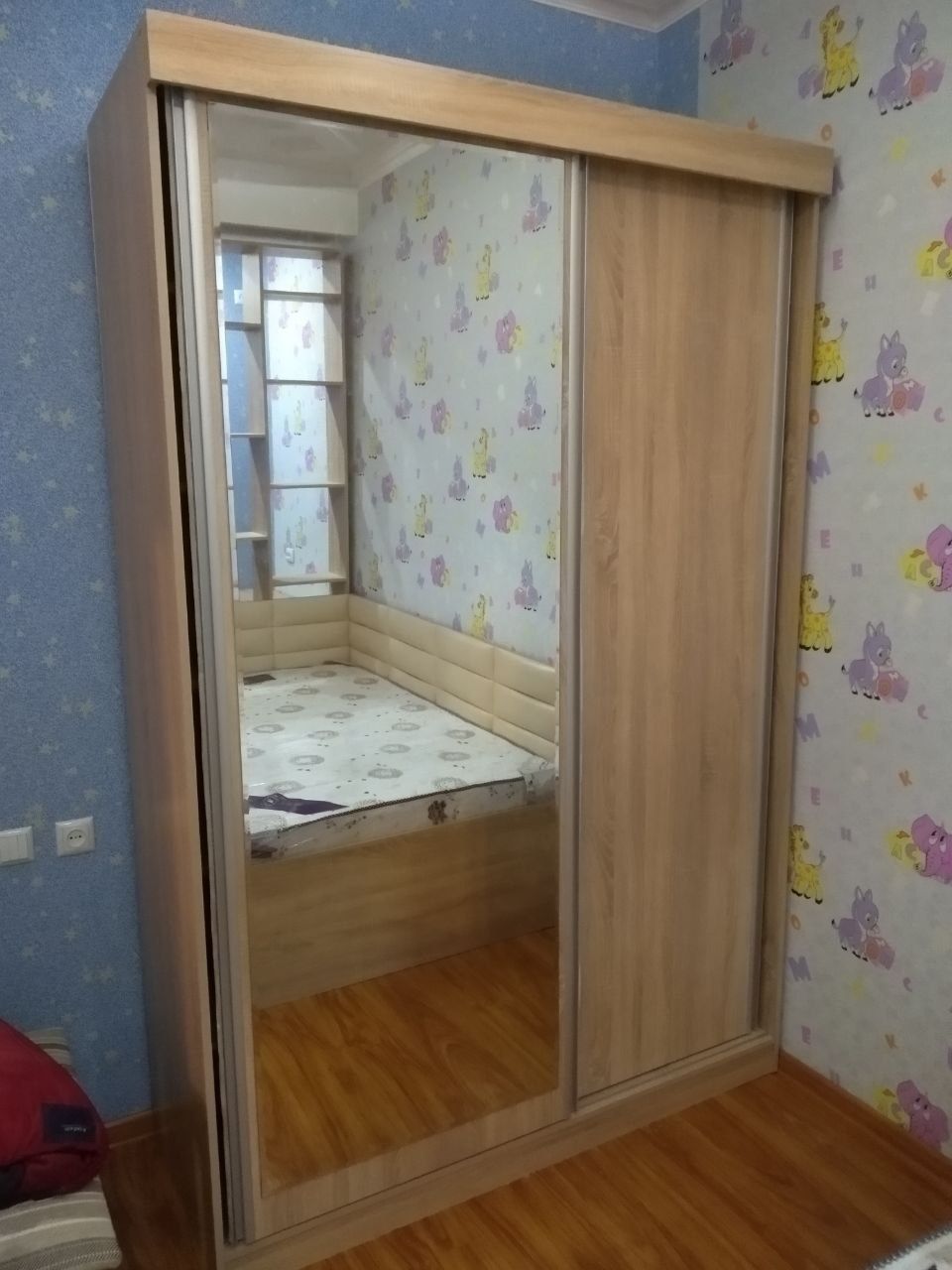 Kupe shkaf shkof relsli
