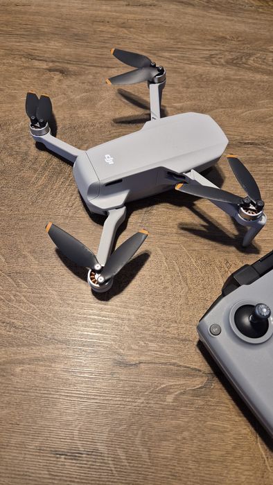 Vand Drona  Dji Mini 4K ca și noua!