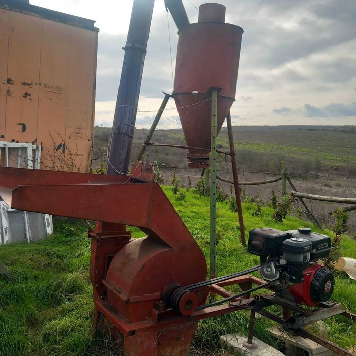 Продавам Фуражомелка