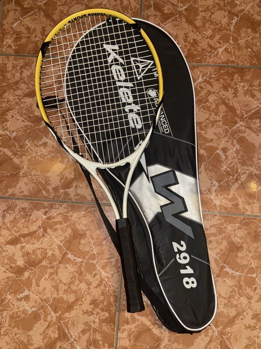 Paleta de tenis Kelete plus set de trei mingi wilson