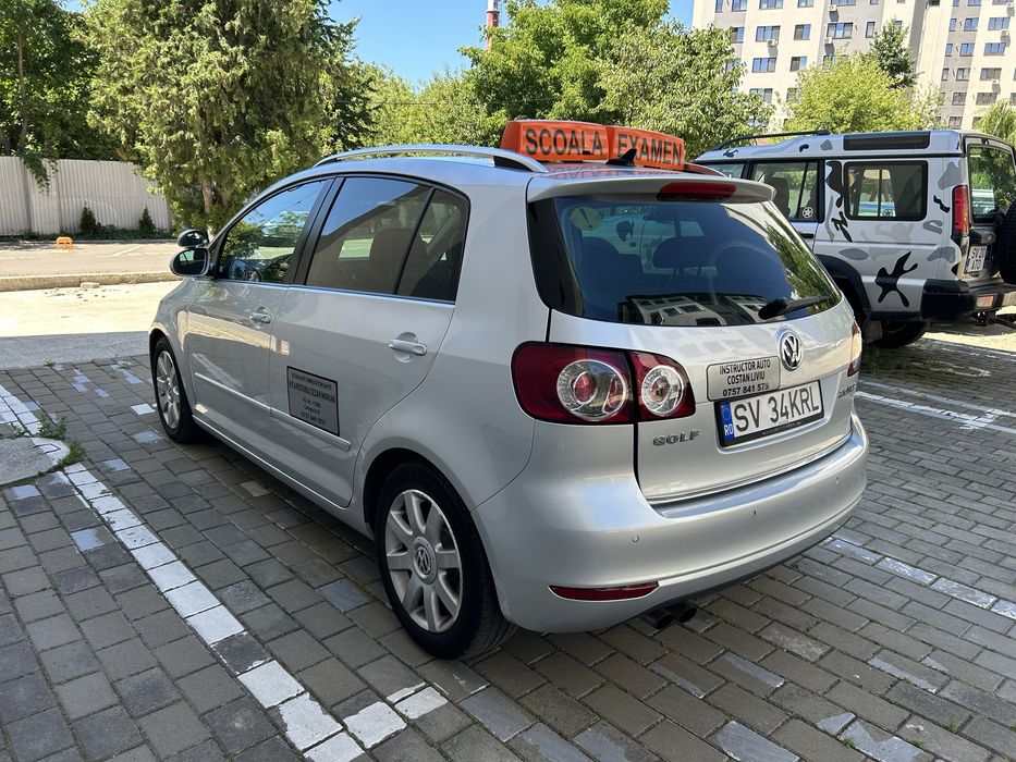 Vand golf 6 plus 2.0 diesel (masina de scoala de soferi)