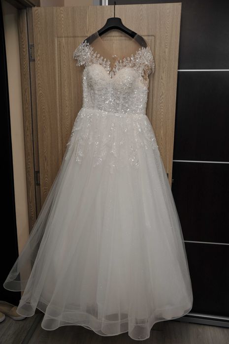 Vând rochie de mireasă