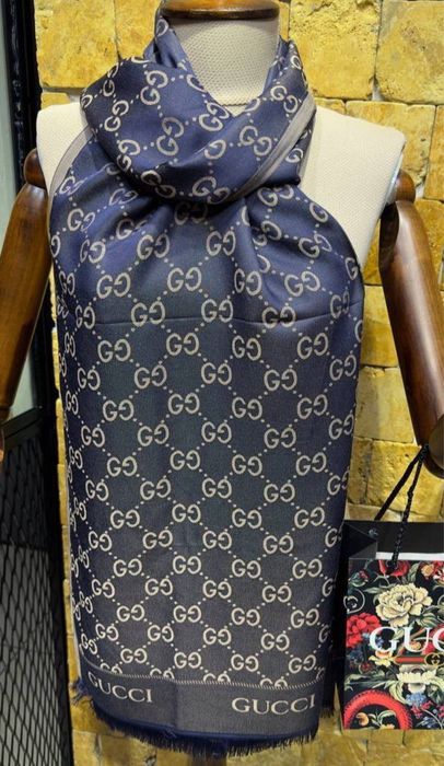 Stoc esarfa - diverse modele în privat