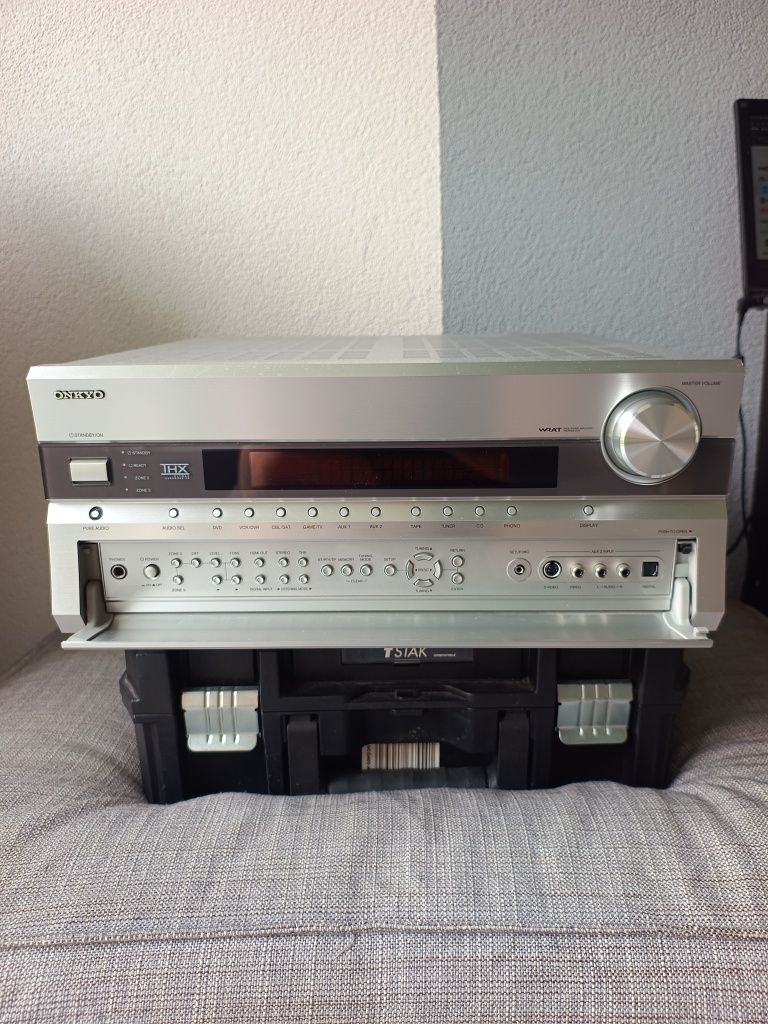 ONKYO TX-SR 875 receiver