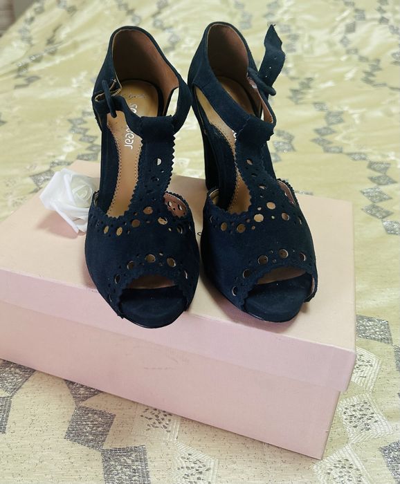 Sandale Clarks de foarte buna calitate