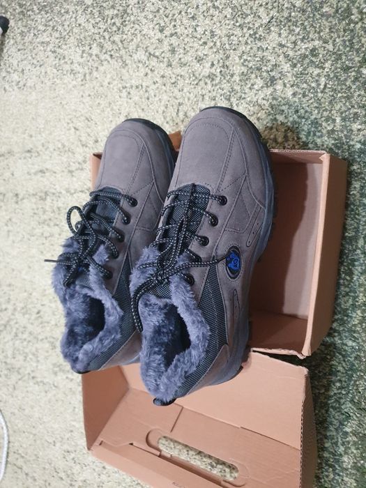 Pantofi noi 41-42