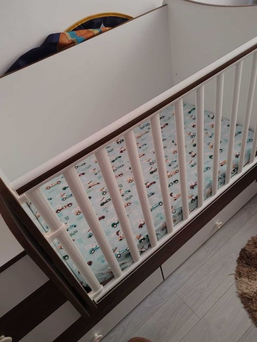 Patut copii ,folosit foarte puțin, in stare perfecta