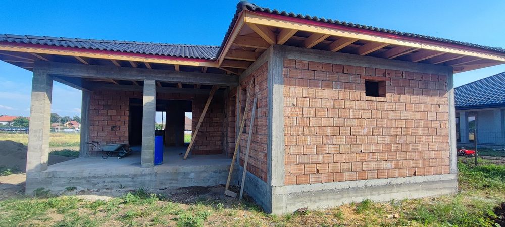 Construim case la roșu sau la cheie pentru toate buzunarele