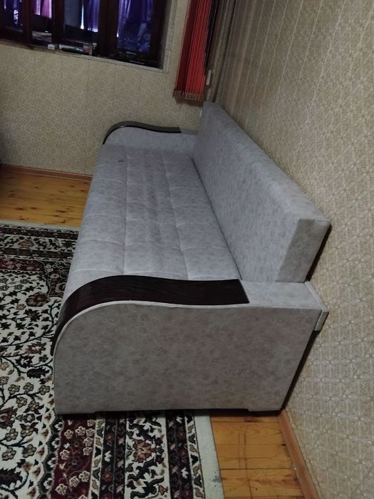 Divan sotiladi holati yahshi